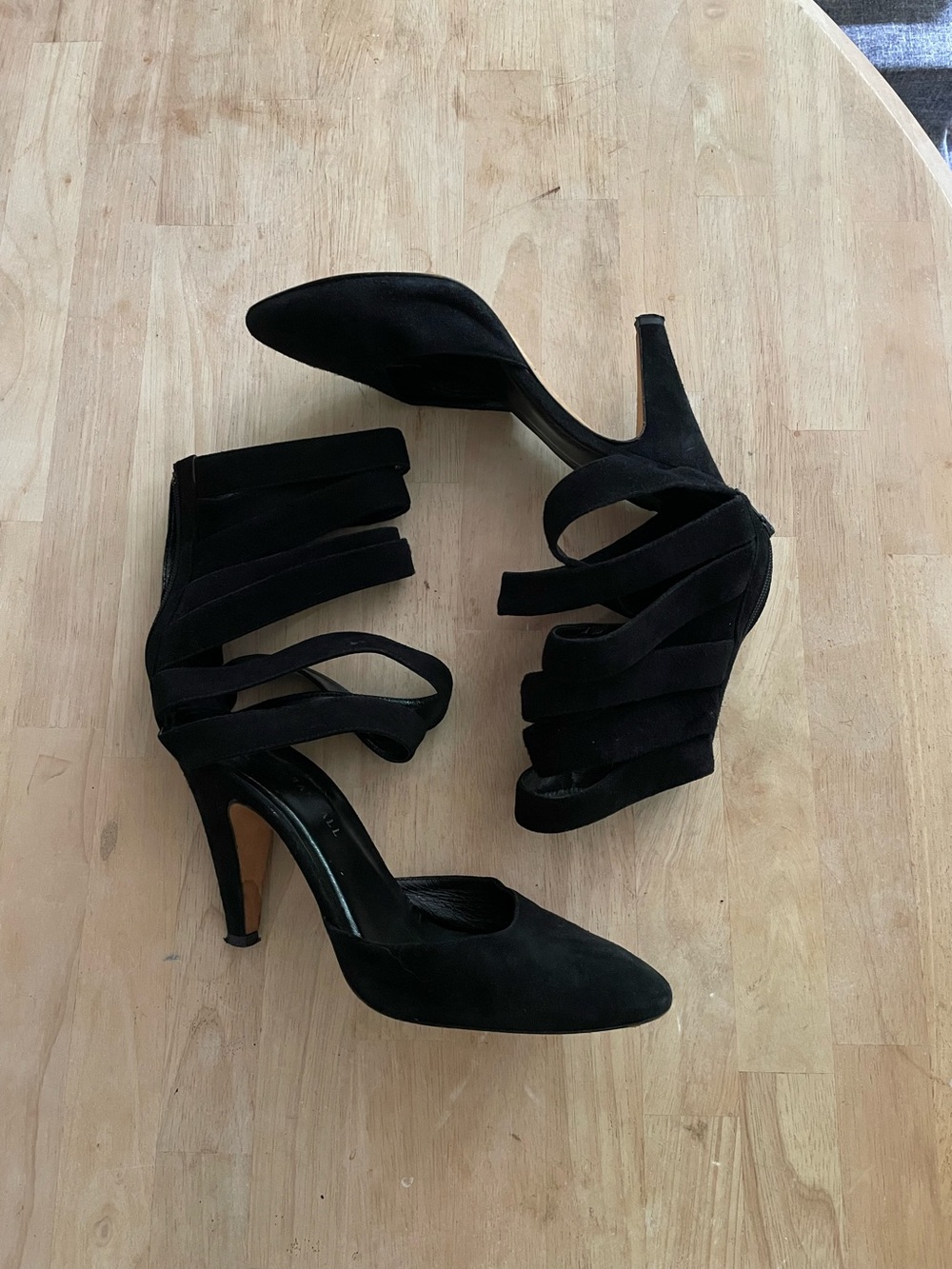 🐾Gladiator suede bootie🐾